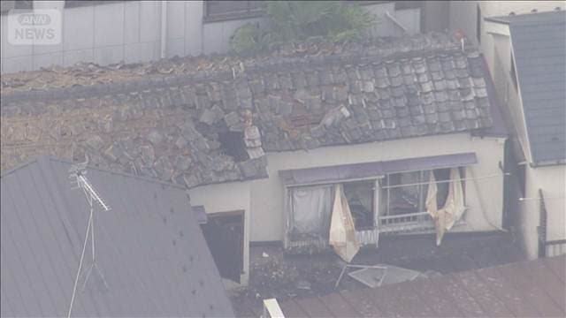 「窓が割れるほどの衝撃音」がして白煙上がる 東京・北区で住宅火災