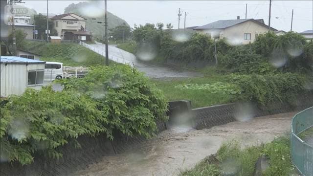 北日本で記録的な大雨 土砂災害などに注意・警戒 西日本は熱中症に警戒