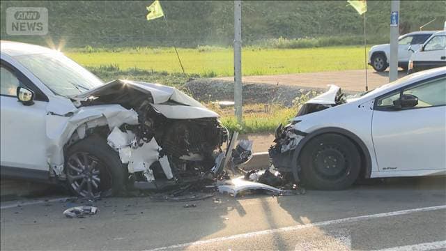 車同士が正面衝突 6人けが レンタカーが対向車線に 北海道 富良野市
