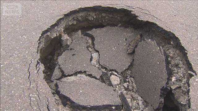 25日に震度6弱　青森・八戸漁港の地面が一部陥没　「1名だけ出勤したがすぐ避難した」