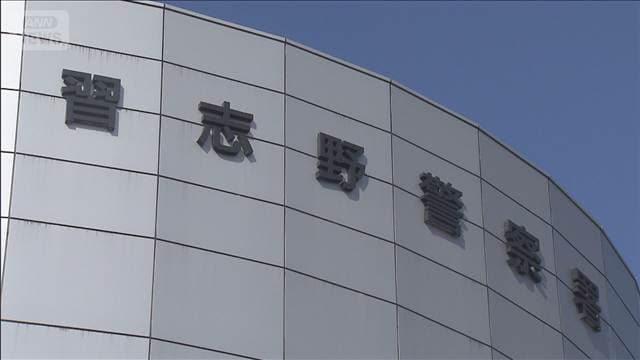 知人に少女を盗撮させたか 「頑張って撮影して」 58歳男を逮捕