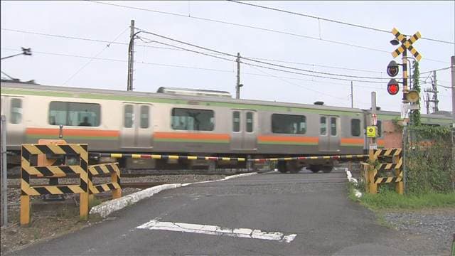 非常ボタン押し列車遅らせたか　逮捕の男「掛け持ちのバイトにイライラ」