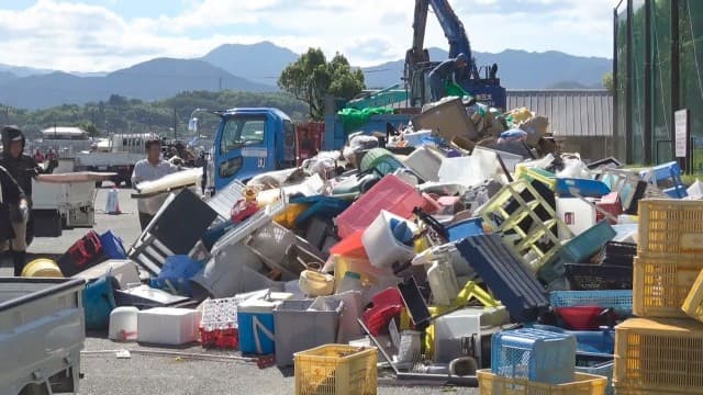 熊本地震　片付け本格化も激しい渋滞　進む二次避難