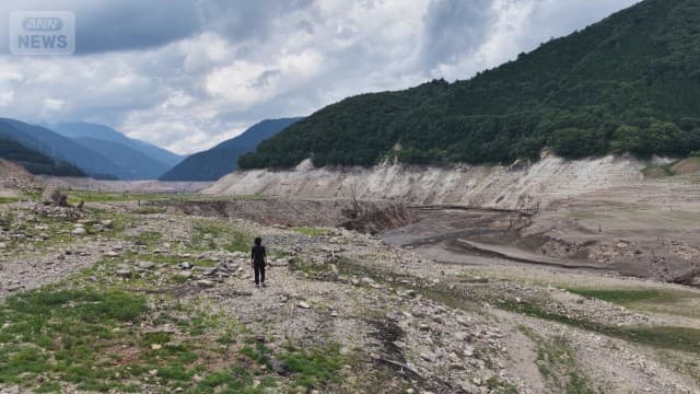 節水開始も　深刻化する渇水“沈んだ村”出現