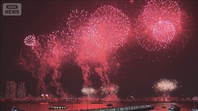 みなとみらい花火　10万人以上魅了