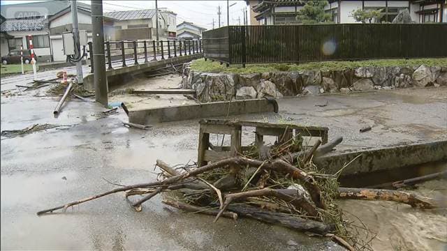 川の氾濫、土砂災害など警戒　北陸　午後も激しい雨が続く　石川・富山大雨