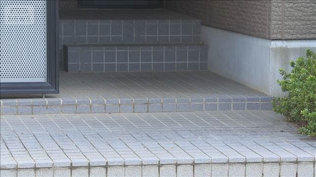 会社役員の男性刺され重体「背中を刺された」自ら通報 雇用関係の男ら5人を逮捕