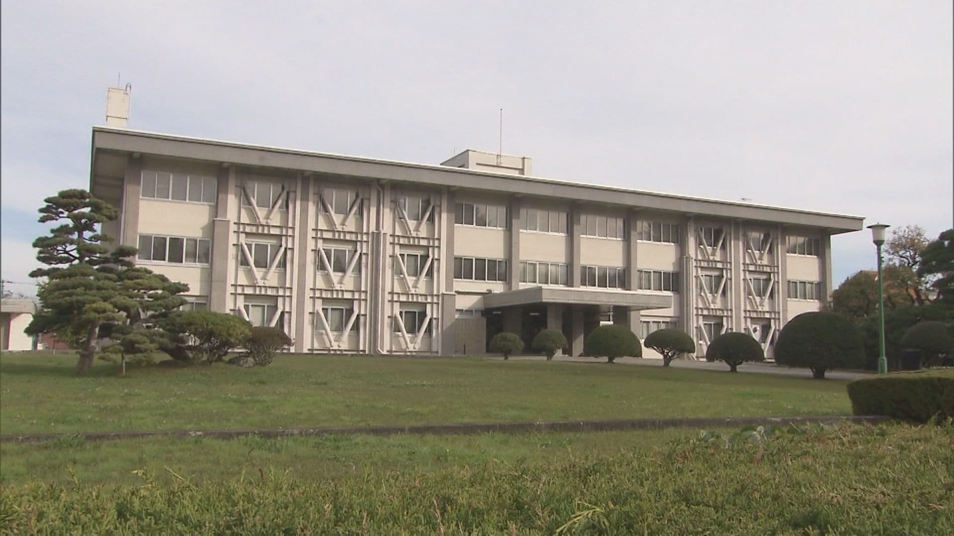 パチンコ店の強盗偽装事件で元従業員の男に拘禁系4年