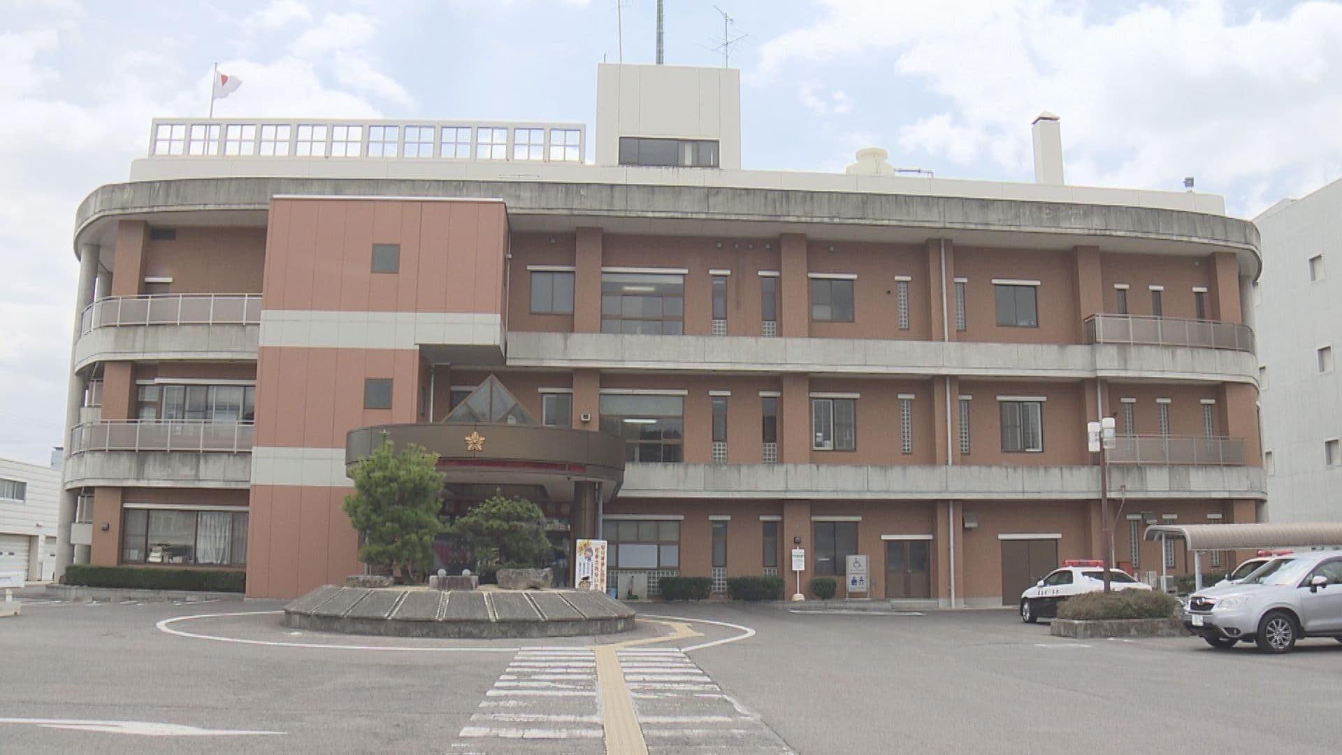 スーパーでリンゴ1個万引き　71歳男を現行犯逮捕