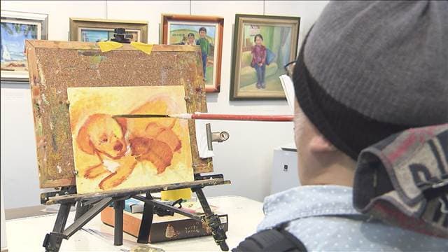 口と足で表現する芸術家たちの絵画展開催 東京・有楽町