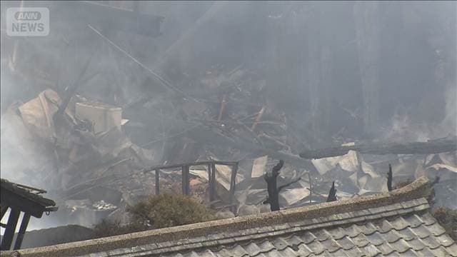 出雲市の火事 半日近くたち鎮圧も“鎮火”めど立たず 商店街約3000平方メートル焼損