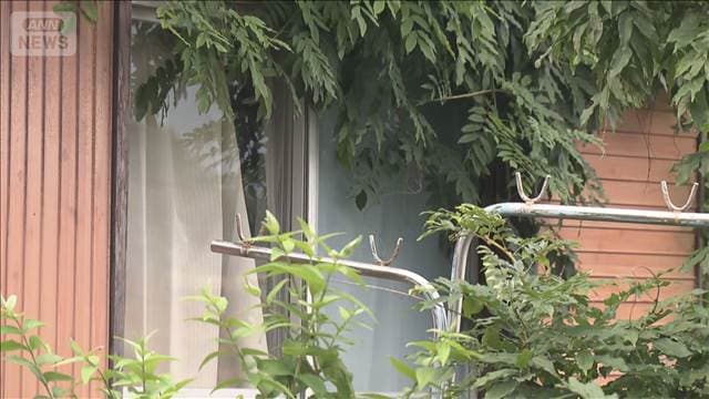 父親の遺体を2年前から放置か 59歳息子逮捕 居間から白骨化した状態で発見