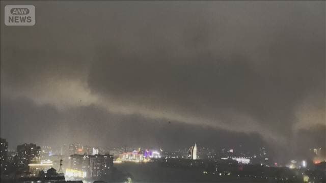 台風10号に伴う竜巻 突風でレストランのガラス粉々に 電柱倒れ火花 中国湖北省
