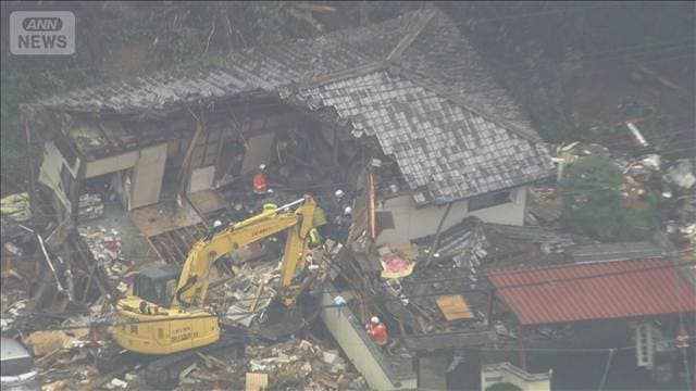 大雨による土砂崩れで倒壊した住宅から心肺停止の女性 栃木・足利市