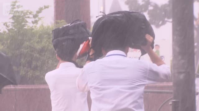 東京でゲリラ雷雨 レベル4大雨危険警報も 帰宅ラッシュ直撃