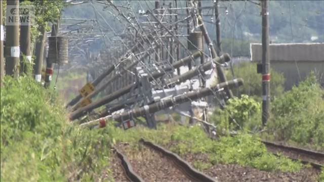 架線など被害…鉄道は復旧進まず 「車で送ってもらった」 熊本地震