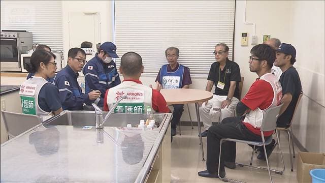 熊本地震 避難長期化で生活環境改善へ “ふるさと防災職員”が訪問