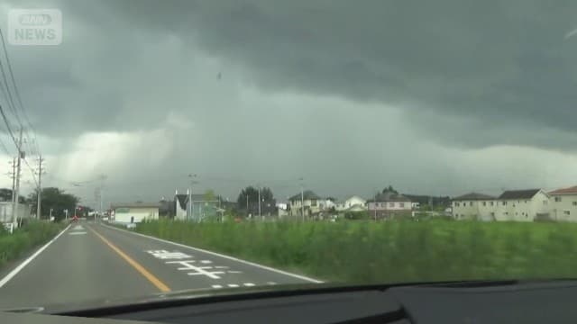 盆休みの都内直撃ゲリラ雷雨 捉えた“黒い雲”関東各地で道路冠水