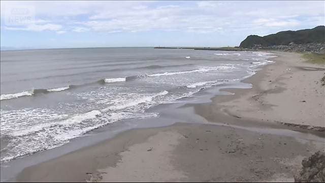 「うきわに乗って流されている」 父親と男の子をヘリコプターで救助 新潟市