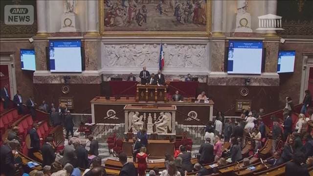 仏 15歳未満SNS禁止法案「違憲」 表現の自由「過度な侵害」 9月施行が不可能に