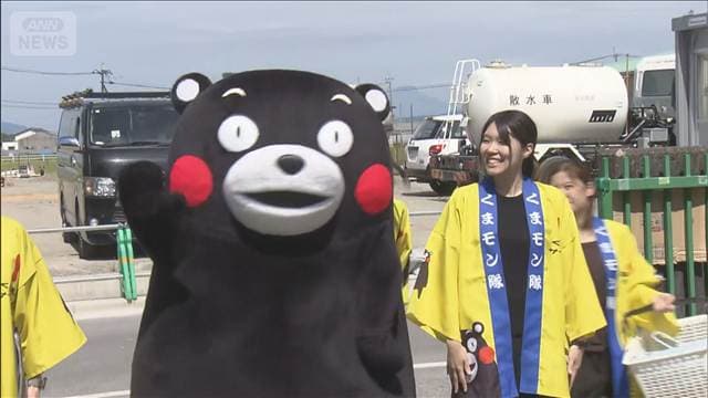 熊本地震 くまモンが活動再開 避難所で子どもと触れ合い