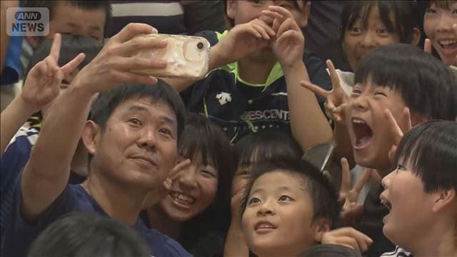 森保監督「励ましのエール届けたい」 熊本地震 子どもらと交流