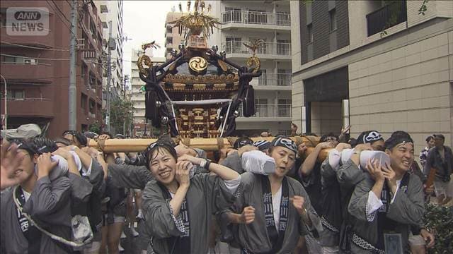 富岡八幡宮例大祭 3年に1度“水かけ祭り”54基3万人が担ぐ神輿に31万人歓喜