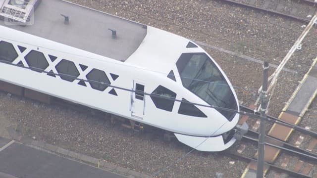 東武鉄道の特急列車と作業員4人が接触 4人とも呼び掛けに応じず 栃木県警