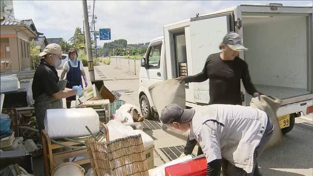 広範囲で浸水 災害ごみ受け入れ開始 富山・氷見市