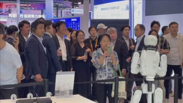 日中友好議連の若手議員ら北京へ 中国側との会談前にAIやロボットのサービス視察