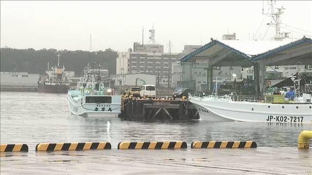 クマが漁船に“居座り” 海に飛び込み逃げたか 宮城・塩釜市
