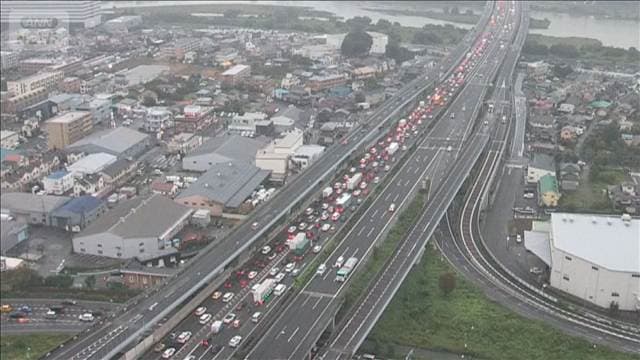 シルバーウィーク最終日 高速道路上りで渋滞続く 関越道で39kmも