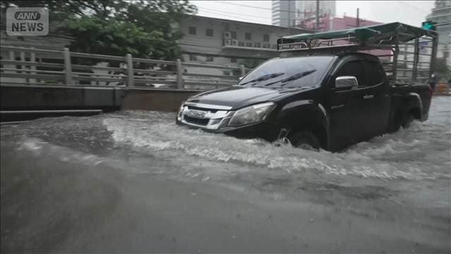バンコクで大雨 住宅浸水被害も 冠水した駐車場に女性の遺体 感電の可能性も