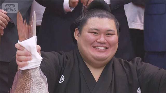 横綱・大の里が1年ぶり復活V 負傷や初の休場乗り越え復活