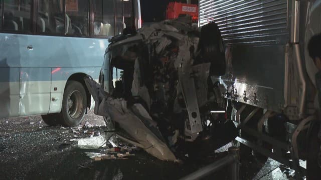 福岡・粕屋町で車4台が絡む事故 男性1人死亡 1人搬送