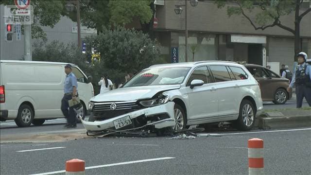 横断歩道に車突っ込む 複数の歩行者はねる 女性死亡 神戸市