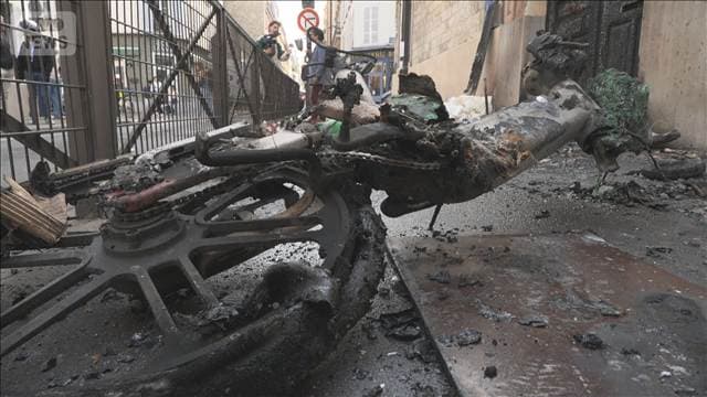 フランス・パリの高校で放火相次ぐ 各地でデモ激化 警察に花火撃ち込むなど衝突も