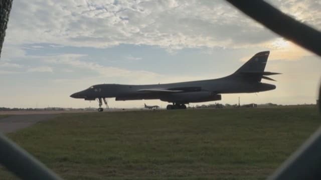 アメリカ軍 テロ準備事件の英基地から爆撃機を全撤収