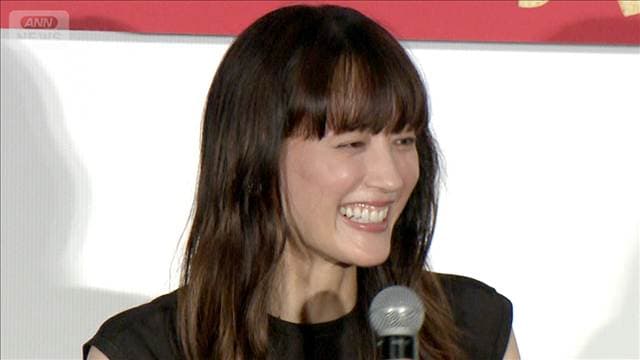 【綾瀬はるか】期待どおりの天然ぶり!思わぬ自問自答で会場爆笑<芸能動画>