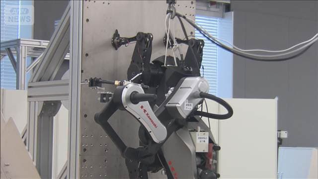 川崎重工が開発中の造船ロボットを初公開 造船業界の人手不足解消を目指す