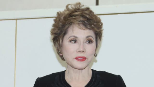 有罪判決の直後、デヴィ夫人に電話取材「シャンパングラスは投げてない」いま何を思う