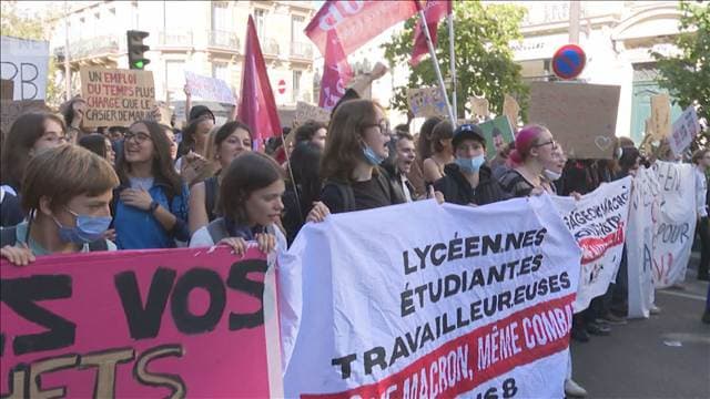 フランスの高校生らが一斉デモ 教育環境の改善求め45万人参加