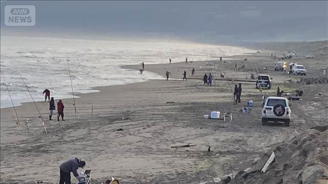 釣り人が海岸近くにごみ投棄 クマ呼び寄せる恐れ サケ漁盛んな北海道斜里町