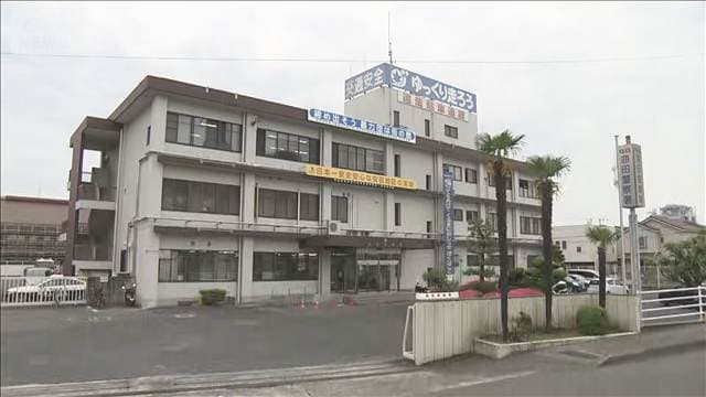 広島県警巡査長の男を逮捕 他人の住所など知人に漏らし現金要求か