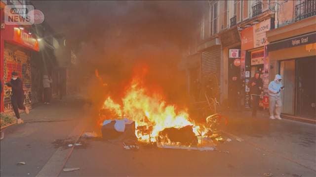 暴動でフランス4都市に2日間の夜間外出禁止令 首相は極左の関与を非難も反論も
